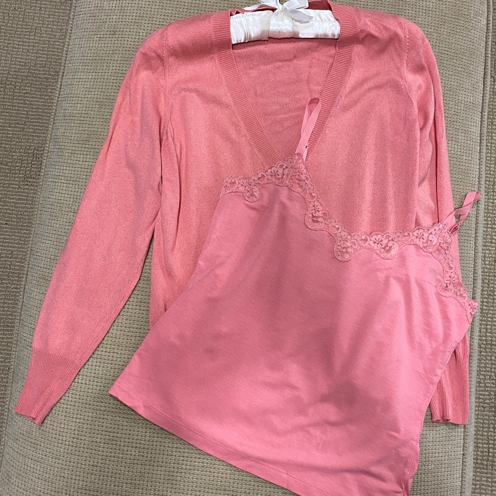 V-neck sweater with matching camisole